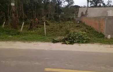 Imagem: O terreno possui 300m² de Área e está localizado em Santa