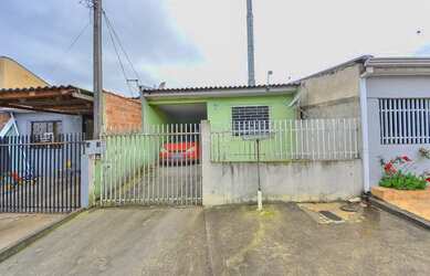 Imagem: A casa possui 2 Dormitórios, 1 Banheiro, 1 Vaga na garagem