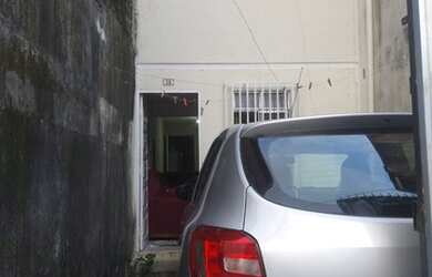 Imagem: A casa possui 3 Dormitórios, 1 Banheiro, 1 Vaga na garagem