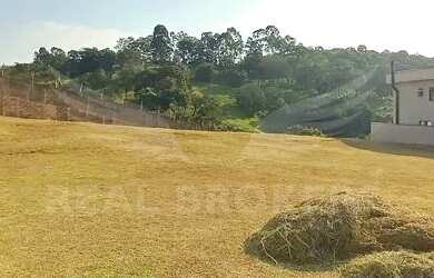 Imagem: O terreno possui 821m² de Área e está localizado em Alphaville