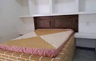 Imagem 1: Alugo quitinete no bairro Santa Terezinha Mil reais,tudo incluso