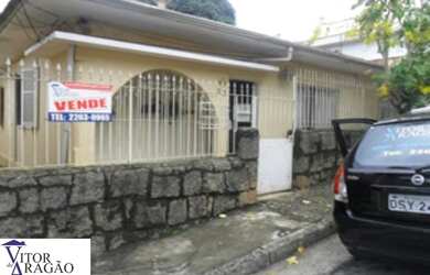 Imagem: A casa possui 3 Dormitórios, 5 Banheiros, 2 Vagas na garagem