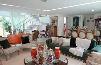 Imagem: A casa em condomínio possui 5 Dormitórios, 5 Banheiros, 4