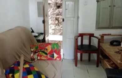 Imagem: A casa possui 2 Dormitórios, 1 Banheiro e está localizado