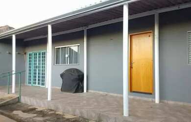 Imagem: A casa possui 1 Dormitório, 1 Banheiro, 60m² de Área e está