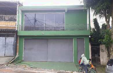 Imagem: A casa possui 5 Dormitórios, 5 Banheiros, 3 Vagas na garagem