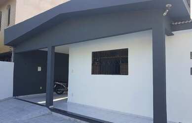 Imagem: A casa possui 3 Dormitórios, 4 Banheiros, 2 Vagas na garagem