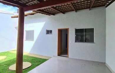 Imagem: A casa possui 2 Dormitórios, 2 Banheiros, 1 Vaga na garagem