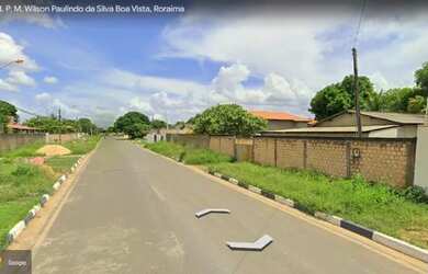 Imagem: A casa possui 3 Dormitórios, 2 Banheiros, 5 Vagas na garagem