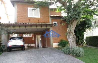 Imagem: A casa em condomínio possui 4 Dormitórios, 3 Banheiros, 4