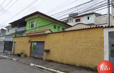 Imagem: A casa possui 5 Dormitórios, 4 Banheiros, 4 Vagas na garagem