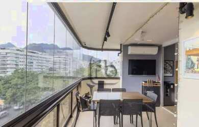 Imagem: O apartamento possui 3 Dormitórios, 3 Banheiros, 2 Vagas na