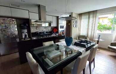 Imagem: A casa possui 3 Dormitórios, 2 Banheiros, 2 Vagas na garagem