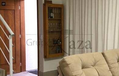 Imagem: A casa em condomínio possui 3 Dormitórios, 3 Banheiros, 2