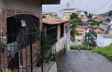 Imagem: A casa possui 2 Dormitórios e está localizado em Cachoeira