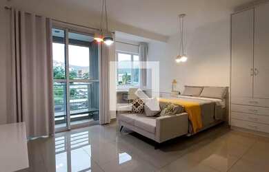 Imagem: O studio possui 1 Dormitório, 1 Banheiro, 1 Vaga na garagem