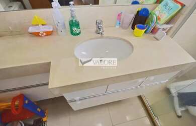 Imagem: O apartamento possui 4 Dormitórios, 3 Banheiros, 3 Vagas na