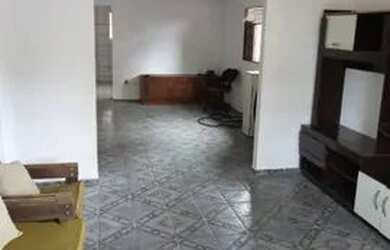 Imagem: A casa possui 2 Dormitórios, 2 Banheiros, 5 Vagas na garagem