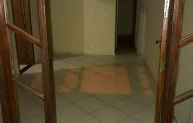 Imagem: A casa possui 2 Dormitórios, 1 Banheiro, 2 Vagas na garagem