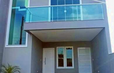 Imagem: A casa possui 3 Dormitórios, 2 Banheiros, 1 Vaga na garagem