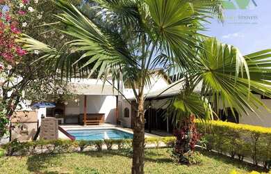 Imagem: A casa possui 4 Dormitórios, 4 Banheiros, 3 Vagas na garagem