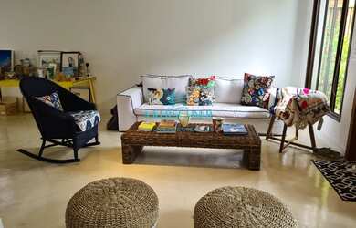 Imagem 12: CASA MARAVILHOSA, NOVINHA LINDA E ACONCHEGANTE NO CANTO DIREITO DA PRAIA...