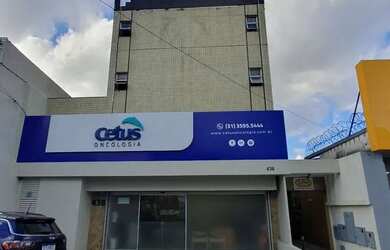 Imagem: O depósito possui 5 Vagas na garagem e 1500m² de Área e está