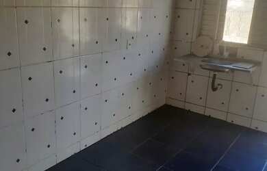 Imagem: A casa possui 2 Dormitórios, 1 Banheiro e está localizado