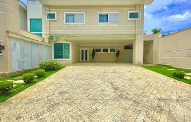 Imagem: A casa possui 5 Dormitórios, 1 Banheiro, 1 Vaga na garagem