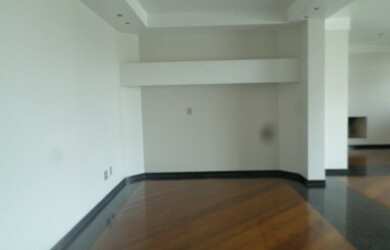 Imagem: O apartamento possui 4 Dormitórios, 5 Banheiros, 5 Vagas na