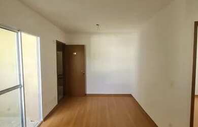 Imagem: O apartamento possui 2 Dormitórios, 1 Banheiro, 1 Vaga na garagem