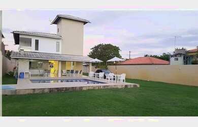 Imagem: A casa possui 4 Dormitórios, 4 Banheiros, 298m² de Área e