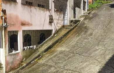 Imagem: A casa possui 2 Dormitórios, 1 Banheiro, 60m² de Área e