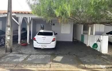 Imagem: A casa em condomínio possui 2 Dormitórios, 2 Banheiros, 2