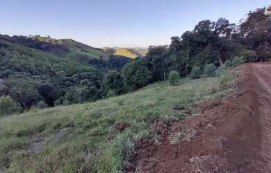 Imagem: O terreno possui 480m² de Área e está localizado em São