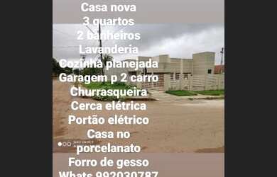Imagem: A casa possui 3 Dormitórios, 2 Banheiros, 2 Vagas na garagem