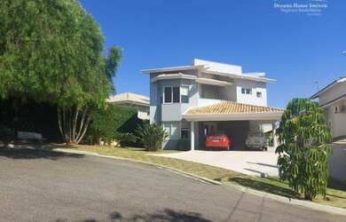 Imagem: A casa em condomínio à venda possui 3 Dormitórios, 3 Banheiros
