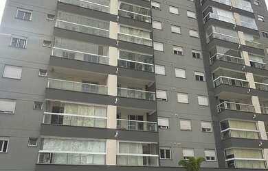 Imagem: O apartamento possui 1 Dormitório, 1 Banheiro, 1 Vaga na garagem