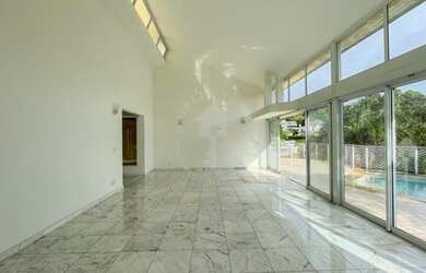 Imagem 2: Casa Alto Padrão no Tamboré 1, excelente vista permanente, R$ 22.000, + despesas