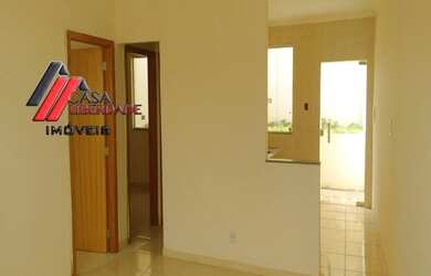 Imagem: A casa possui 2 Dormitórios, 1 Banheiro, 1 Vaga na garagem