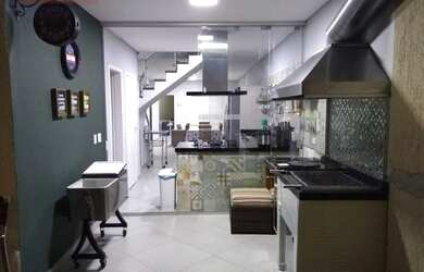 Imagem: A casa possui 3 Dormitórios, 2 Banheiros, 1 Vaga na garagem