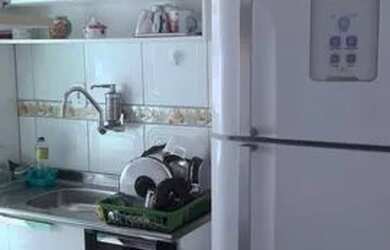 Imagem: O apartamento possui 2 Dormitórios, 1 Banheiro, 1 Vaga na garagem