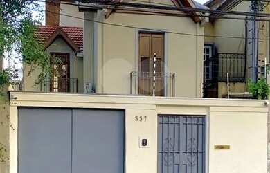 Imagem: A casa possui 2 Dormitórios, 4 Banheiros, 1 Vaga na garagem