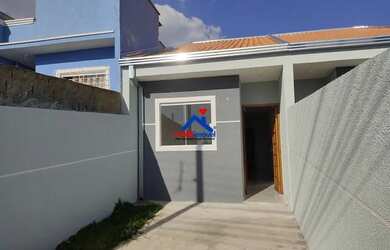 Imagem: A casa possui 2 Dormitórios, 1 Banheiro, 1 Vaga na garagem