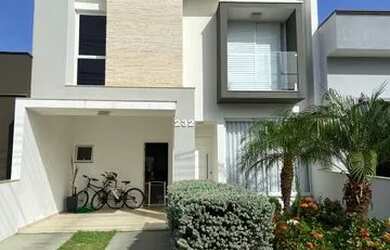 Imagem: A casa em condomínio possui 3 Dormitórios, 4 Banheiros, 2