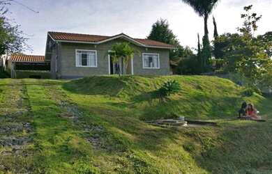 Imagem: A chácara possui 180m² de Área e está localizado em Jardim