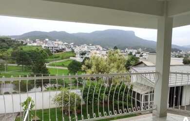 Imagem: A casa possui 5 Dormitórios, 5 Banheiros, 3 Vagas na garagem