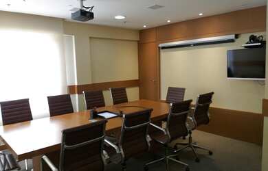 Imagem: O depósito possui 5 Vagas na garagem, 600m² de Área e está