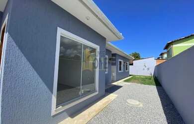 Imagem: A casa possui 3 Dormitórios, 1 Banheiro, 3 Vagas na garagem