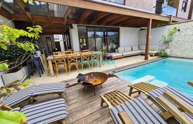 Imagem 1: CASA MARAVILHOSA, NOVINHA LINDA E ACONCHEGANTE NO CANTO DIREITO DA PRAIA...